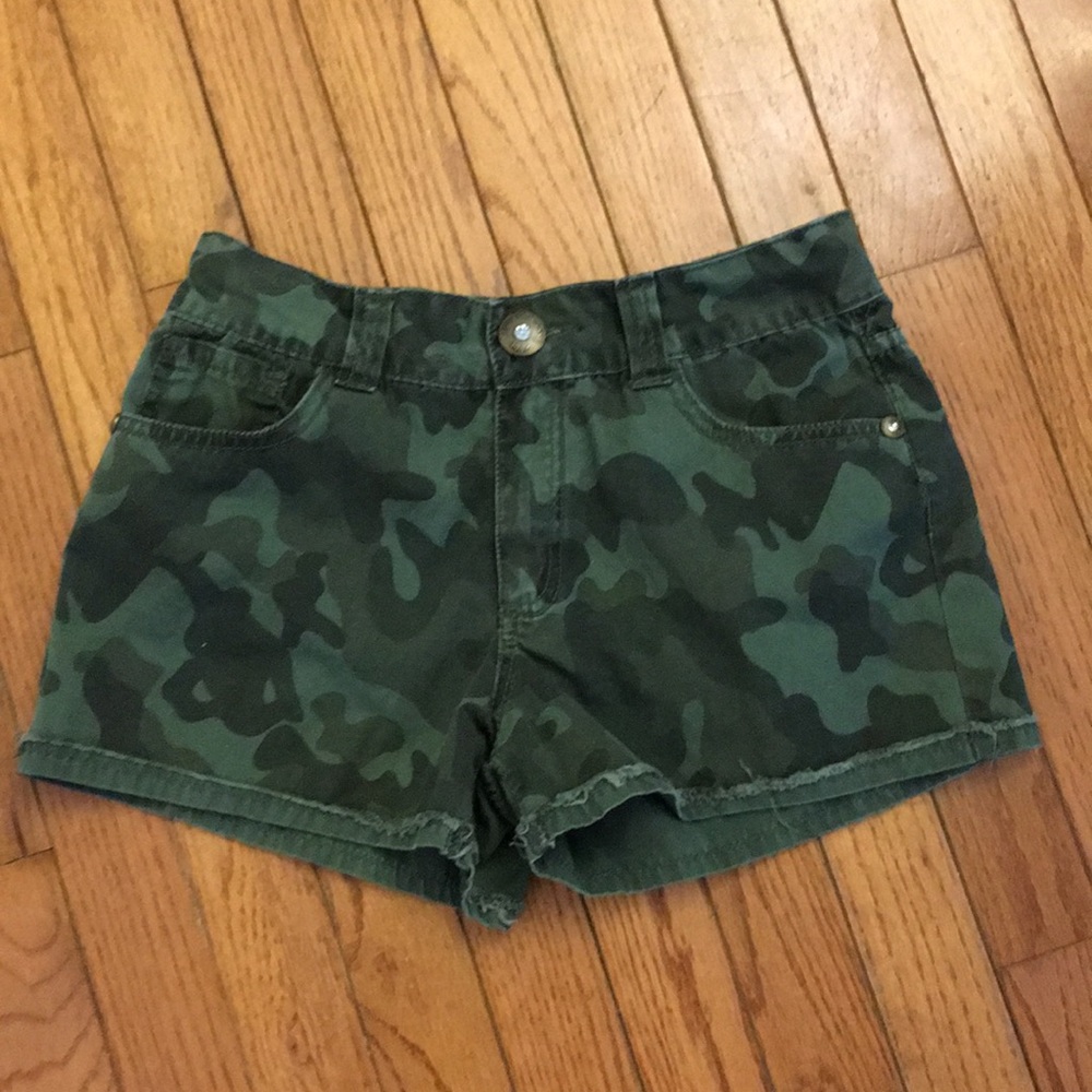 Guess camo shorts size 14 girls